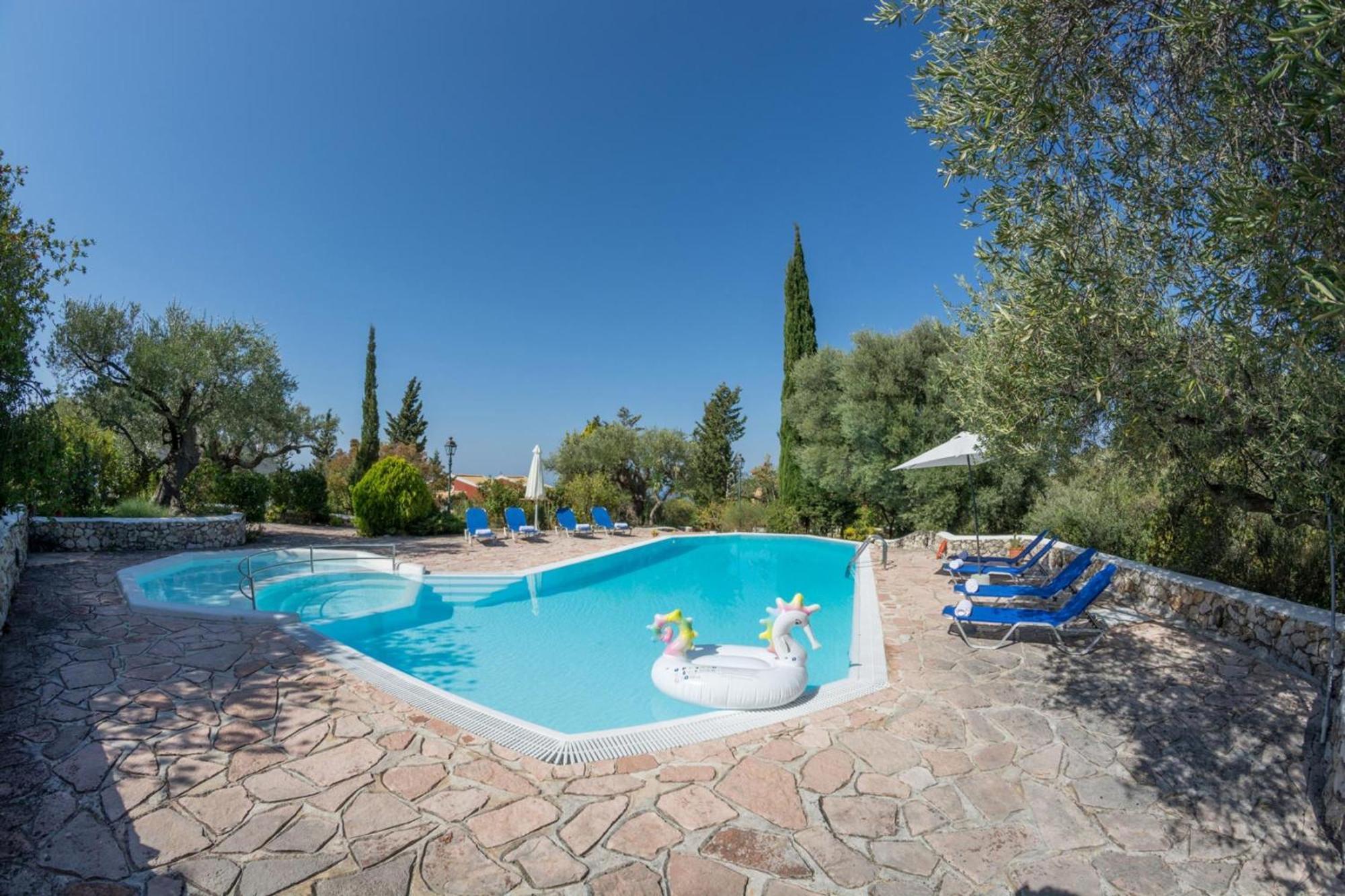 Agios Nikitas Villas Bagian luar foto