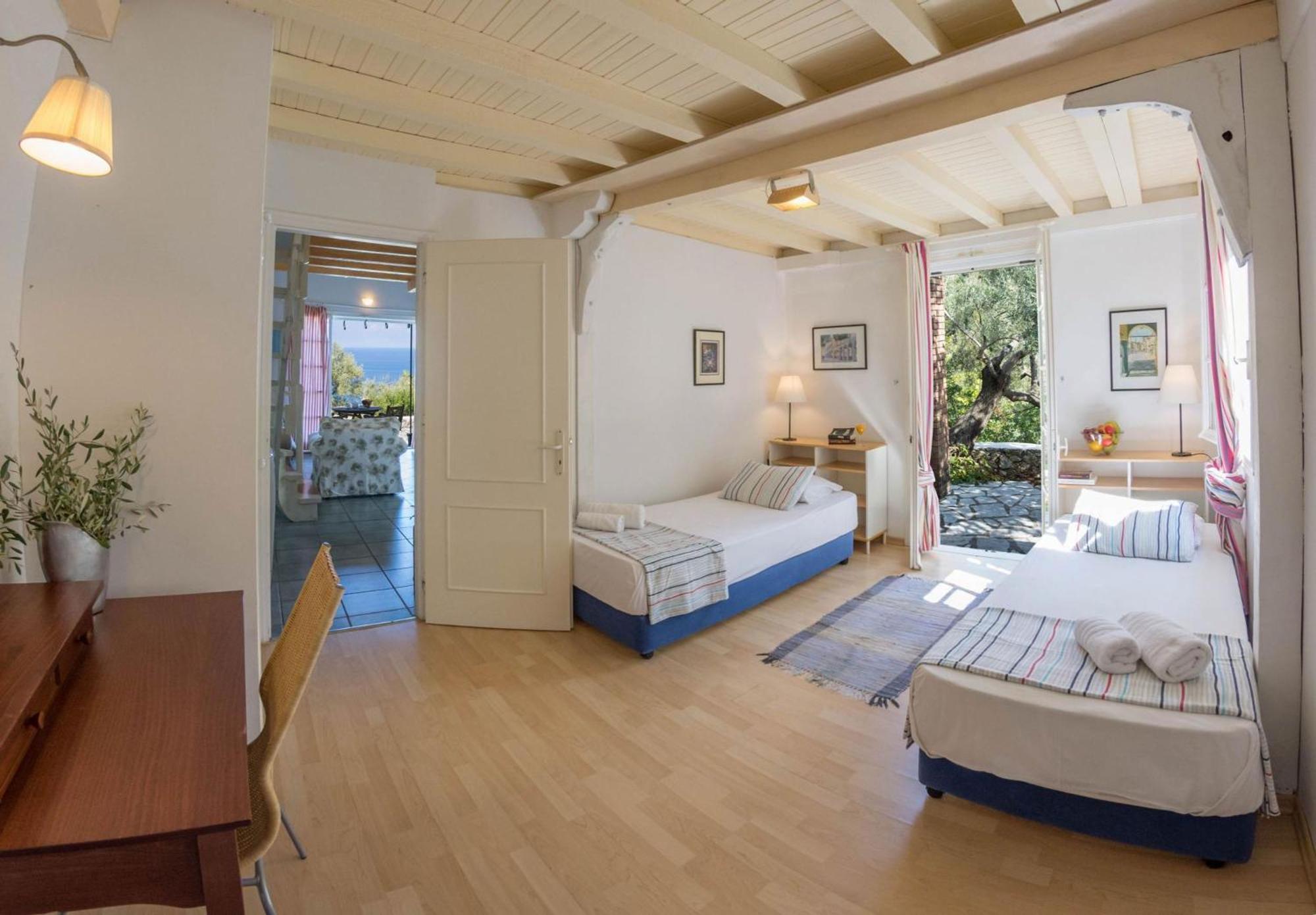 Agios Nikitas Villas Bagian luar foto