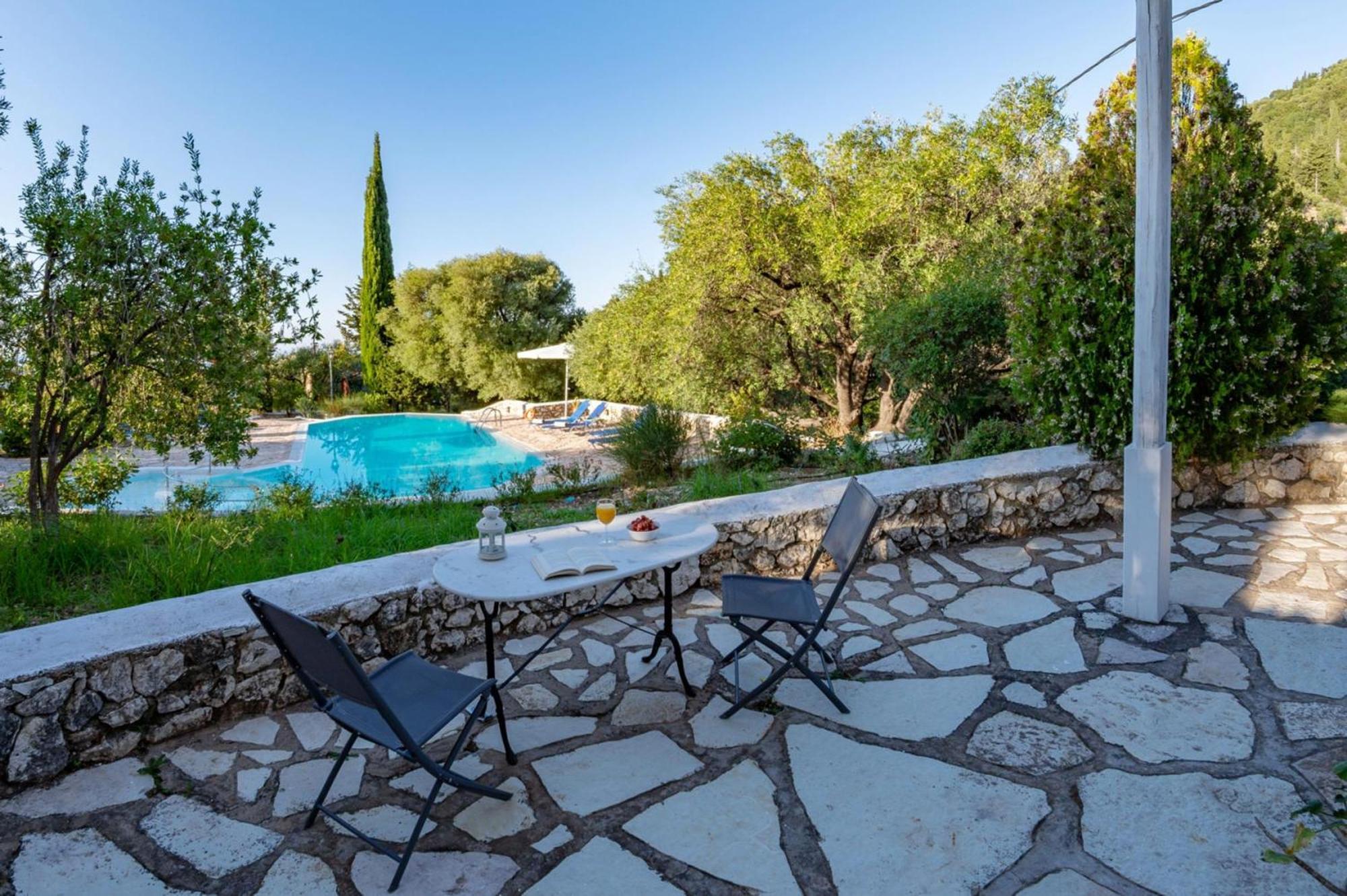 Agios Nikitas Villas Bagian luar foto